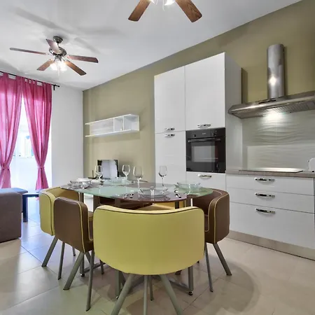 Azure 3bd & Penthouse شقة Gzira