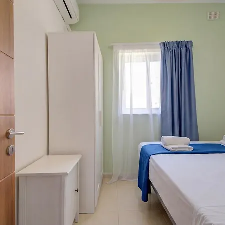 Azure 3bd & Penthouse شقة *